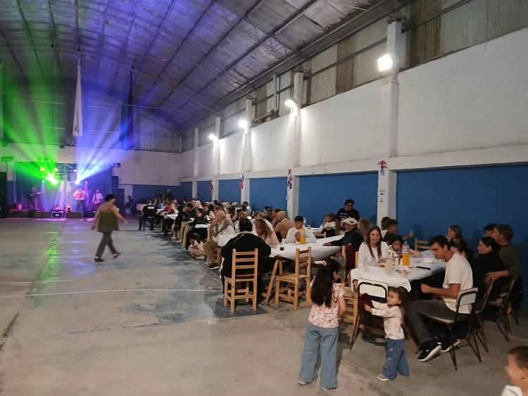 El festival de folclore a beneficio del Centro de Dia y Nancy Donoso fue un éxito