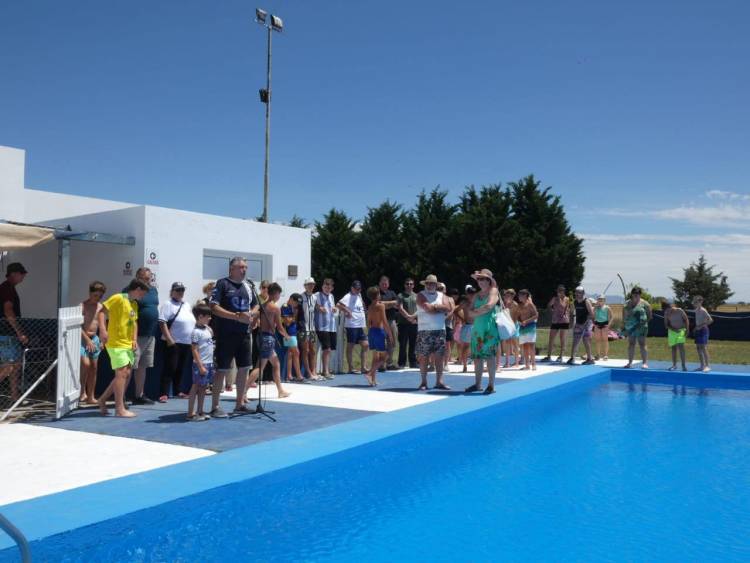 El Club El Progreso de pueblo Santa Maria inauguro la temporada de pileta 25/26