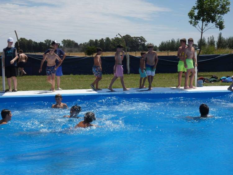 El Club El Progreso de pueblo Santa Maria inauguro la temporada de pileta 25/26