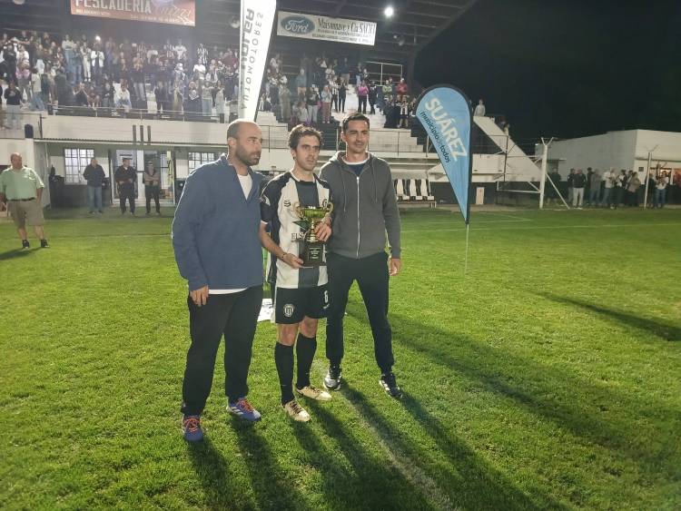 Blanco y Negro Campeón de la Copa de Verano