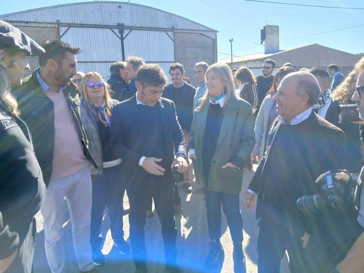 Axel Kicillof en Suarez,  visito el CEF 70 y CREUS 