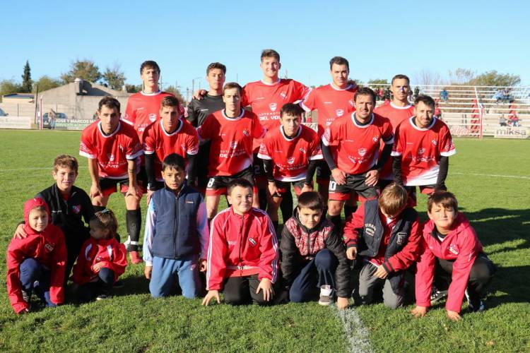 8va Fecha: "El Rojo" le regaló un triunfo a su pueblo en la Fiesta de Kerb