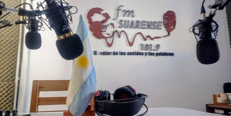 Feliz "Día de la Radiodifusión", les desea todo el equipo de FM SUARENSE 101.9 