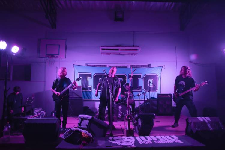 El legado de Ricardo Iorio sigue vivo. Coronel Suárez lo homenajeó con una gran noche de rock