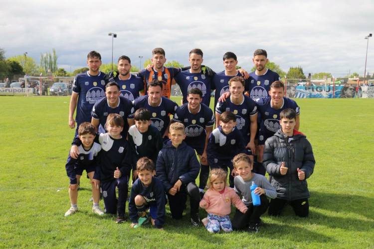 En un partidazo "El Rojo" igualó con Sarmiento, y Blanco y Negro fue el unico ganador de nuestro medio