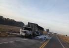 Un camión se incendió en plena ruta 51