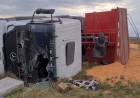 Volcó un camión cargado con maíz en la ruta 85