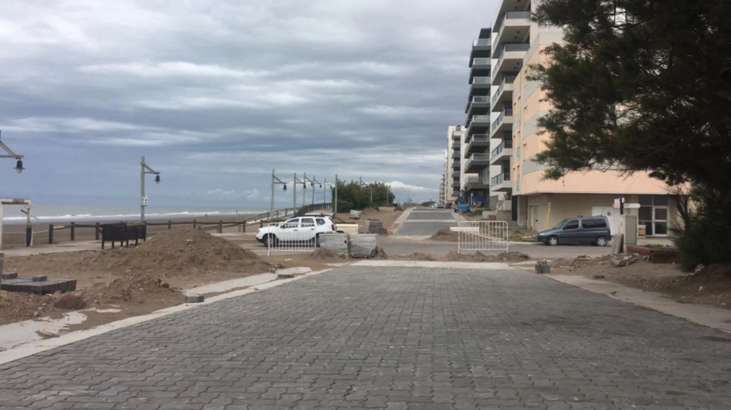 Monte Hermoso: “La pavimentación de la costanera estará terminada para el verano”, aseguró Fernández