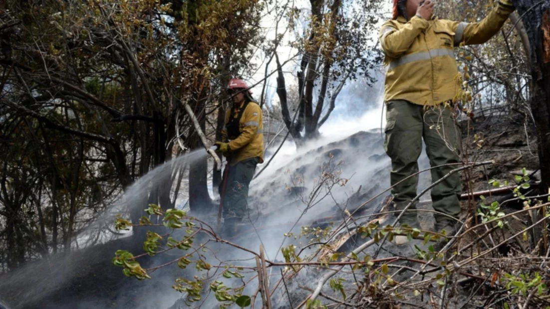 Ministerio de Ambiente reporta focos de incendios activos en cinco provincias
