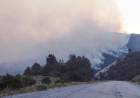 Permanece activo el foco de incendio forestal en Bariloche