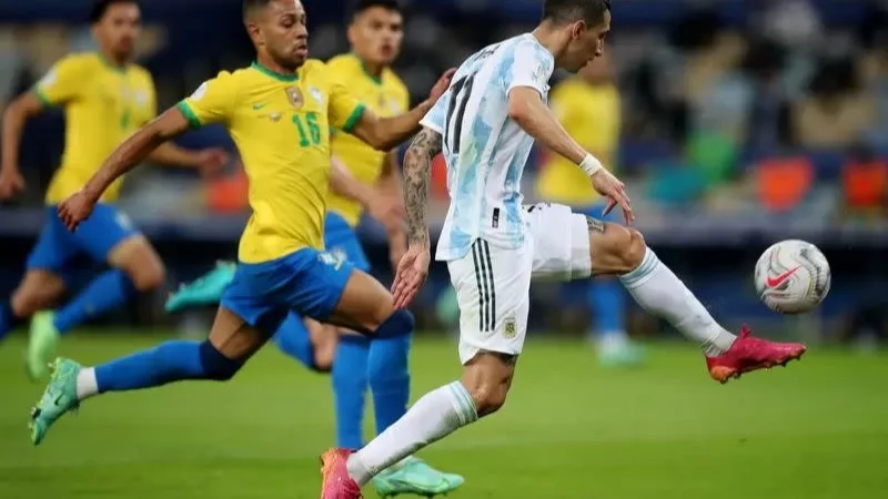 Defensor de Brasil tuvo que ir al psicólogo tras el error que le costó perder la Copa América