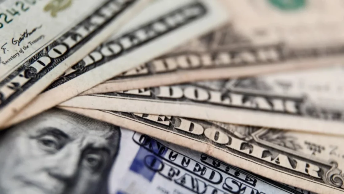 Se dispara el dólar blue tras la apertura de los mercados: cotiza en torno a los $280