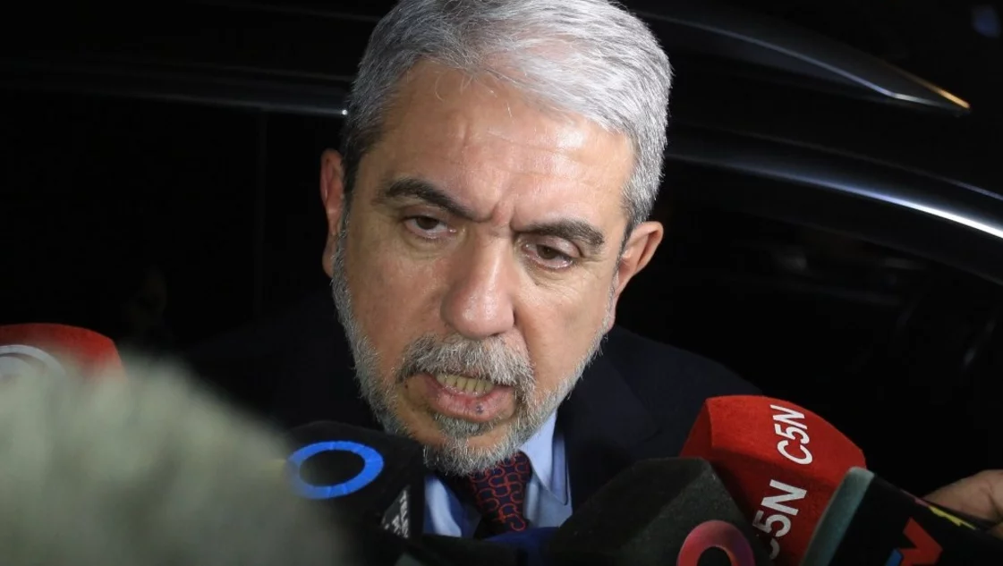 Aníbal Fernández puso a disposición su renuncia tras el ataque a Cristina Kirchner