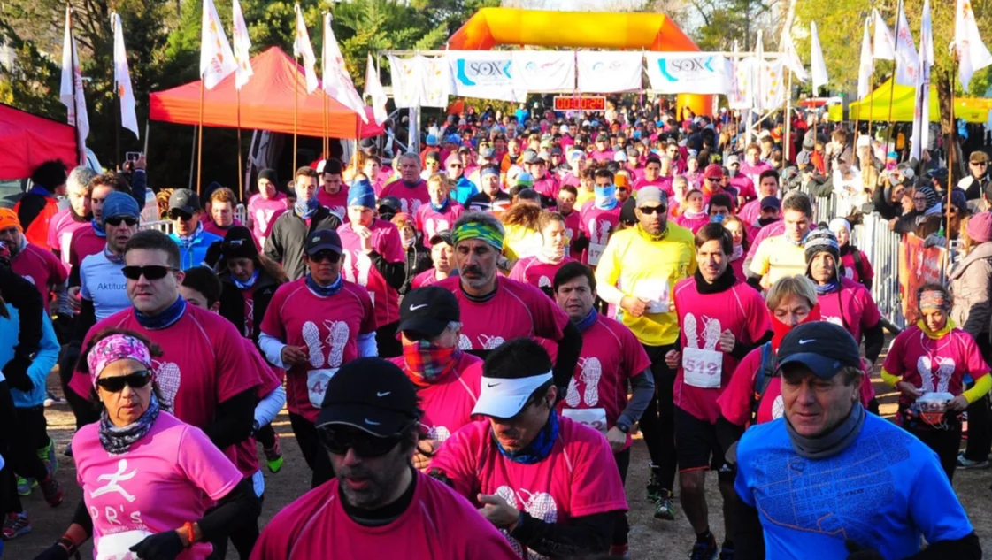 Monte Hermoso invita a correr por las calles, la playa y los médanos
