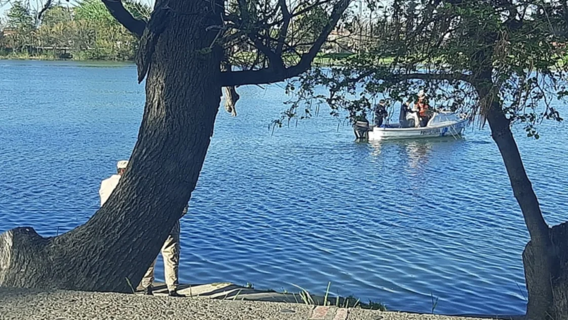 Patagones: se suman buzos a la búsqueda de un joven en el río Negro