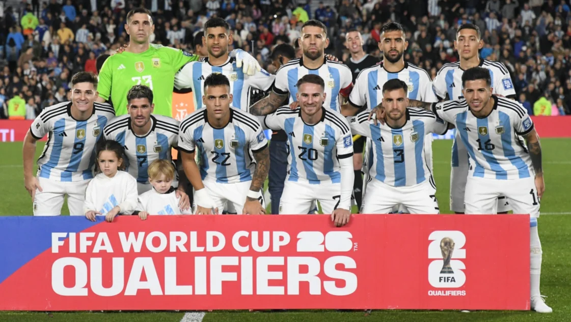 La Selección hace escala en Perú buscando extender su maravilloso presente