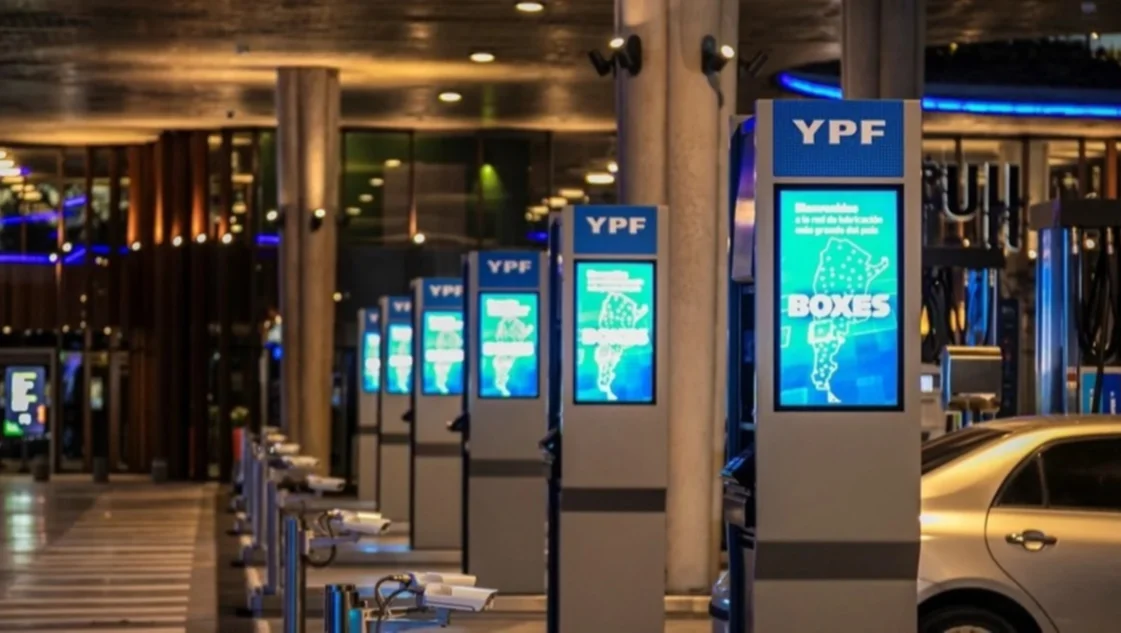 Autodespacho de nafta: YPF bajó un 5% los precios en la nueva modalidad de madrugada