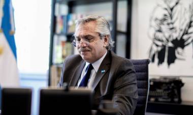 El Presidente brindó una clase para alumnos del Colegio Nacional de la UNLP