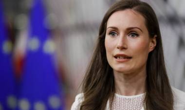 Finlandia: acusan a la 1era ministra de utilizar los fondos públicos para desayunar con su familia