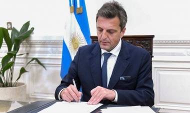 Massa convocó a todos los laboratorios para informar sobre negociaciones por las vacunas