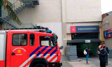Córdoba: se cayó un ascensor y dos  adolescentes resultaron heridos