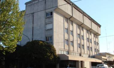 Cayó un estafador que le robó 5000 dólares a una abuela desde un hotel de Suárez