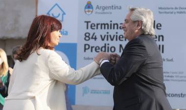 Alberto Fernández y Cristina Kirchner encabezan un plenario del Frente de Todos en La Plata
