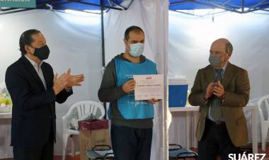 El licenciado Luciano Crededío en el marco del Día Provincial del Vacunador y la Vacunadora que se conmemoró el 26 de agosto