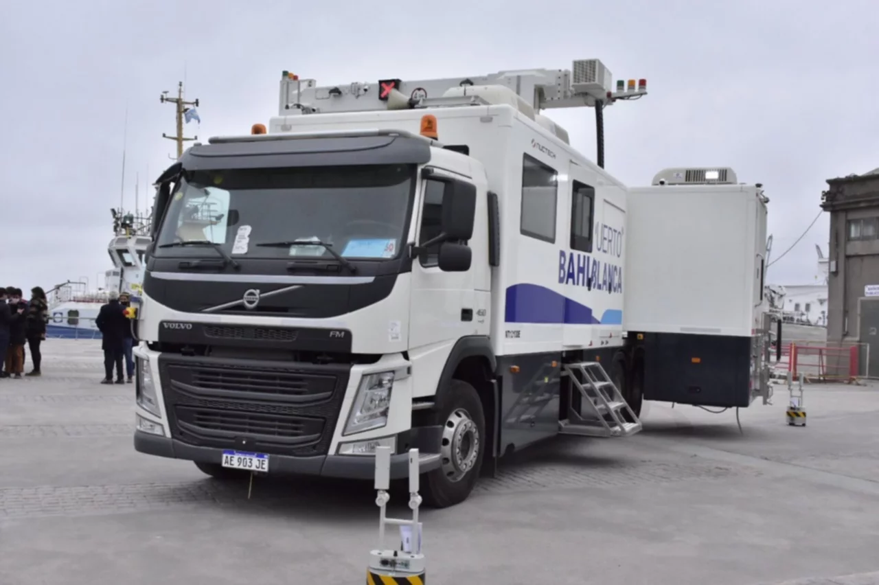 El Puerto de Bahía compró y recibió un escáner móvil para controlar las cargas