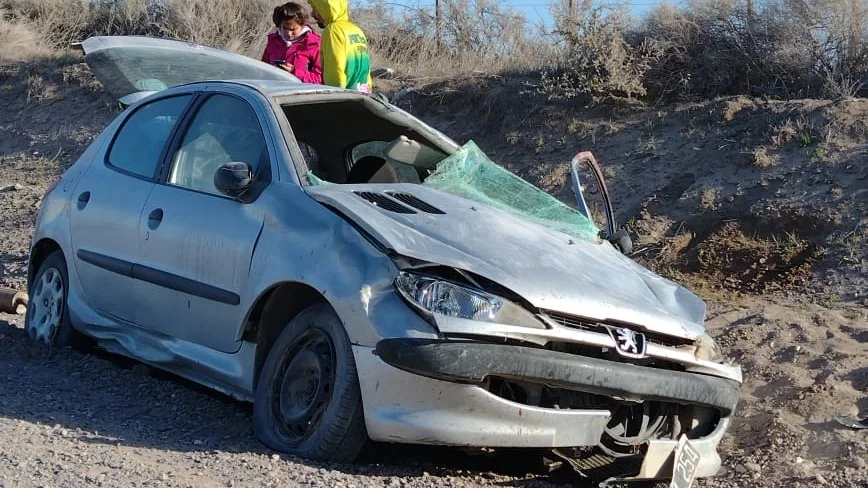 Un herido luego de un vuelco en cercanías de Bahía San Blas