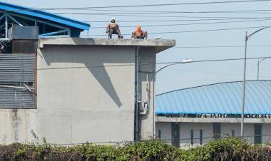 Al menos 30 presos muertos en un motín en la cárcel de Guayaquil: cinco fueron decapitados