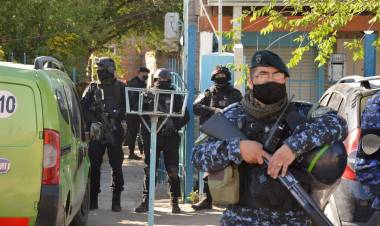 Narcotráfico: la Justicia Federal allanó varias viviendas en la ciudad