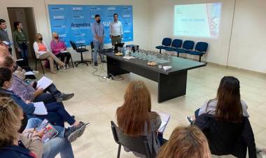 Emprendedores locales se sumaron al curso venta por Internet que dictó Punto Digital Coronel Suárez