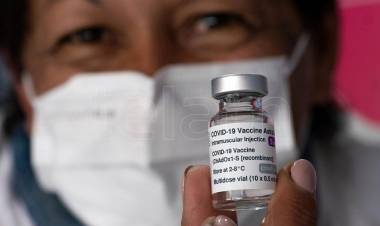 AstraZeneca: el refuerzo aumenta "significativamente" los anticuerpos contra Ómicron