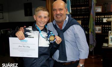 Moccero distinguió a Ciro Dietz Campeón Nacional de Patín representante del club El Progreso de Santa María