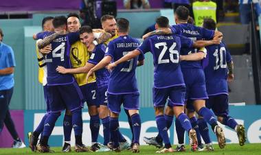 Argentina ganó, gustó y se clasificó primera