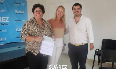 El Jefe de Gabinete Mauro Moccero entregó más de $1,9 millones a establecimientos educativos