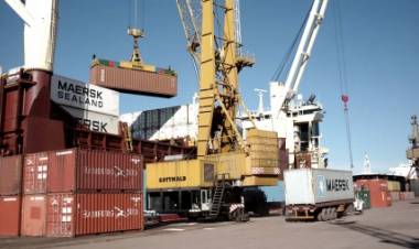 "Lo que manifiesta el presidente de JP Morgan es mentira. No hay falta de insumos" 