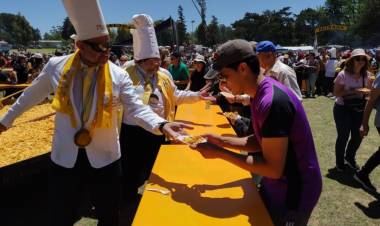 Pigüé festejó con una nueva Omelette Gigante