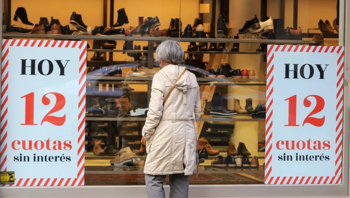 Las ventas minoristas crecieron un 17,7% interanual en diciembre pero cerraron el año 10?ajo del 2023