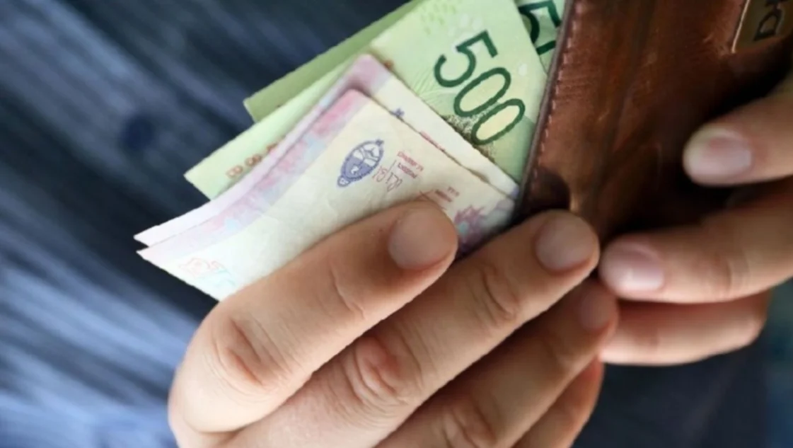 El salario pretendido por los argentinos aumentó 48 % por encima de la inflación en 2024