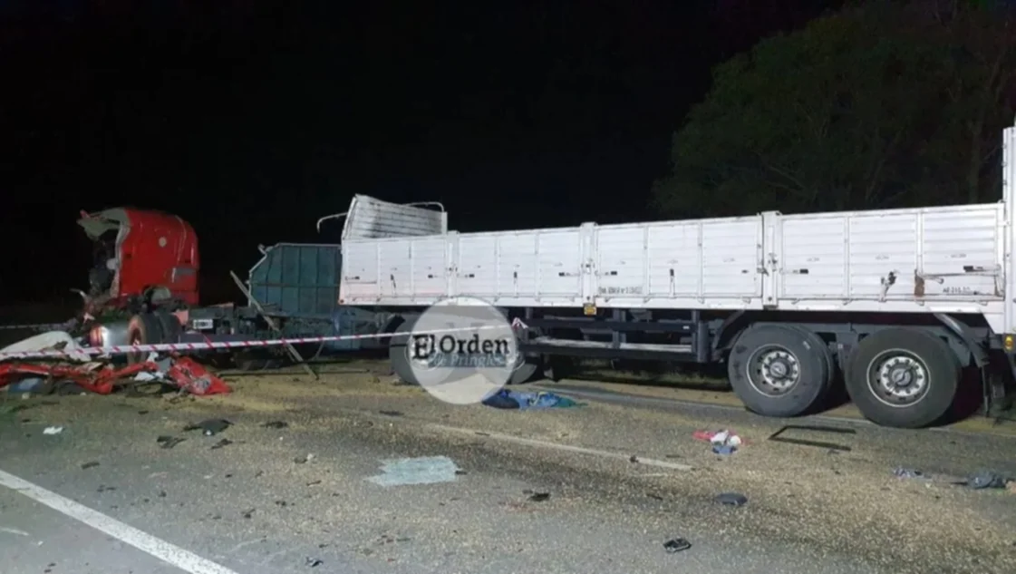 Trágico choque frontal de camiones en la Ruta 51: un fallecido y dos heridos