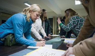 Más de 18 familias suarenses firmaron para acceder a la escritura de su vivienda