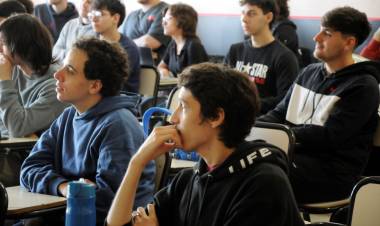 ¿Cómo es la situación salarial en la Universidad?