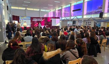 Formación, vocación y compromiso: 11 nuevos enfermeros juraron en la X Jornada Integradora