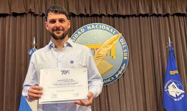 Premio al mejor doctorado en Química: “Soy hijo de un ferroviario y una ama de casa, sin la ayuda de la UNS no hubiera podido estudiar”