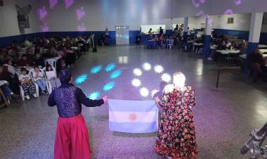 Festival Folclórico Suárez Late en San Martin de Santa Trinidad