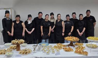 Los estudiantes del curso de Cocinero del Centro de Formación Laboral N° 401 realizaron una degustación