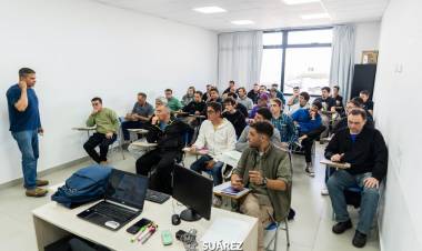 ¡Más capacitación, más oportunidades! Más de 30 vecinos se forman en energía solar