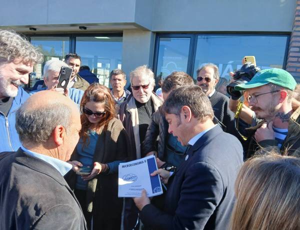 Axel Kicillof en Suarez,  visito el CEF 70 y CREUS 